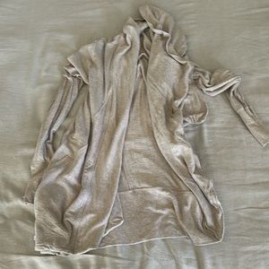 Tan blazer cardigan with pockets and thumb holes sz s